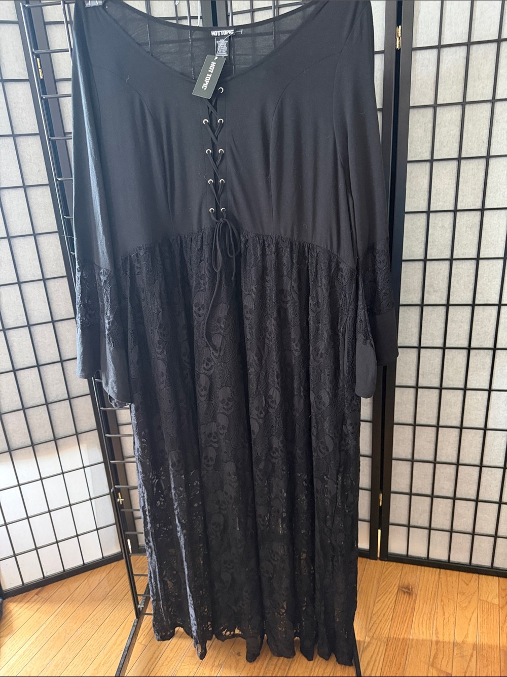 Hot Topic Bell Sleeve Maxi Dress in Plus Size 5